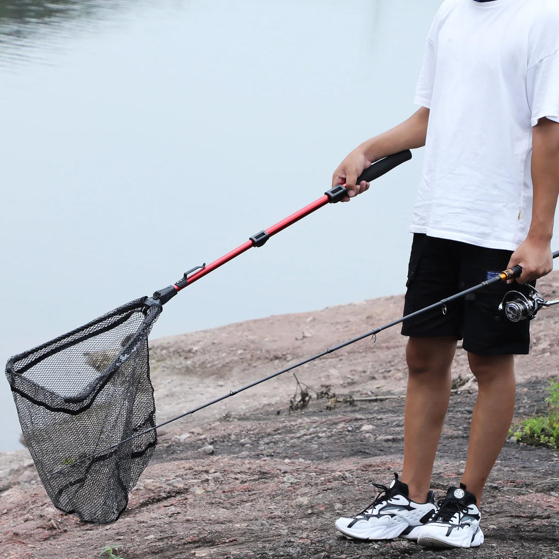 Sougayilang 65-112cm Folding Fishing Brail Net Telescopic Fishing Landing Net Scoop Net